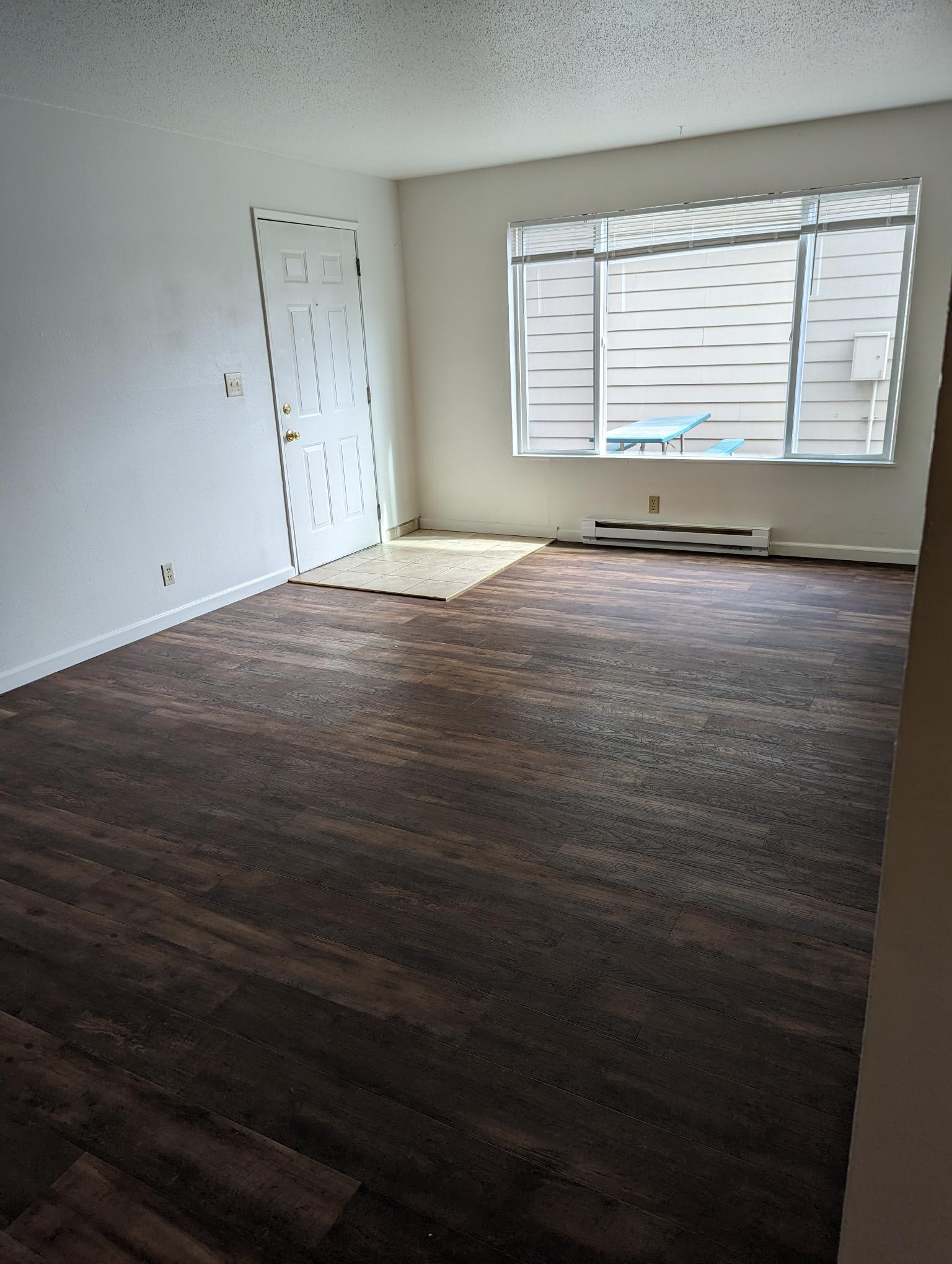 3247 Center Street Northeast – photo 1