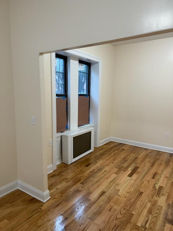 563 E 4th St – photo 1