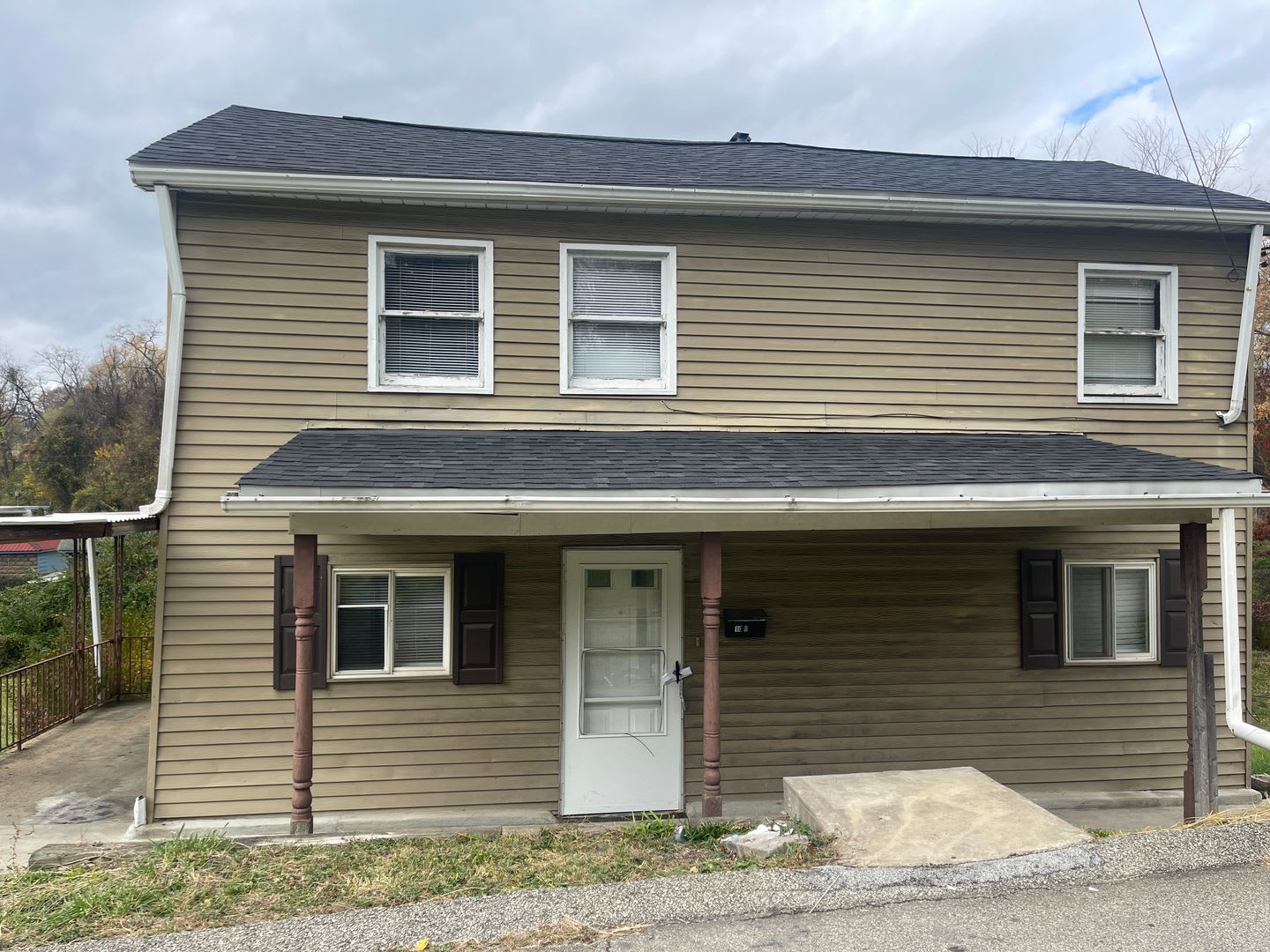 Updated 2 bedroom 2 bath House for rent – photo 1 of 16
