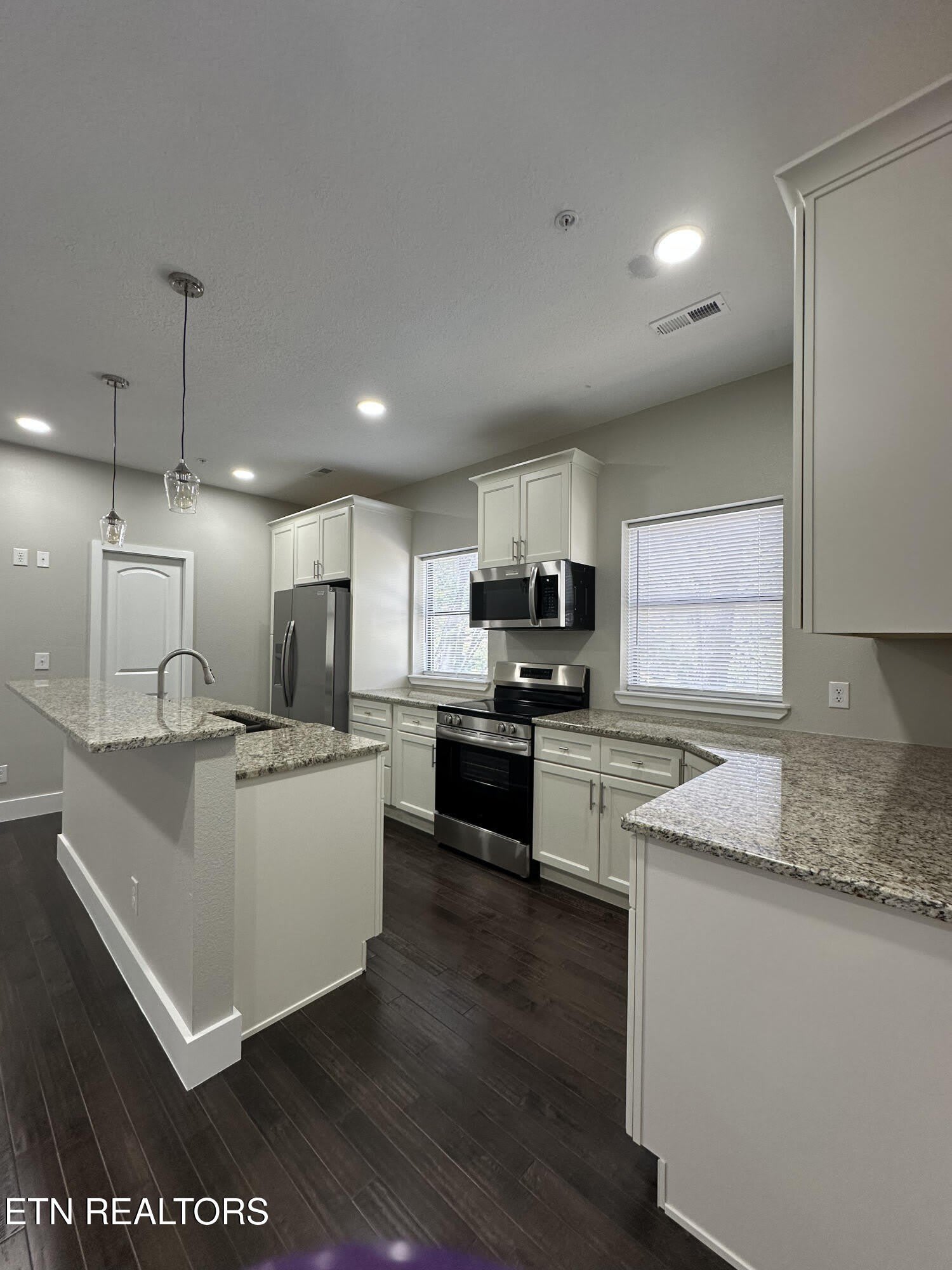 941 Luttrell St – photo 1