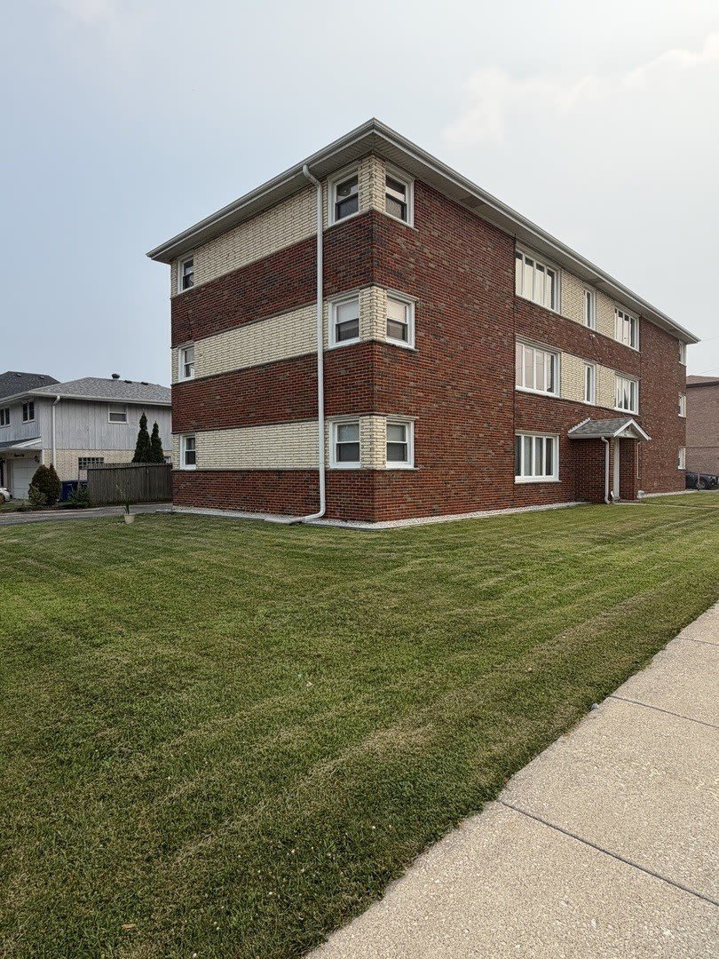8700 S 82nd Court – photo 1 of 12