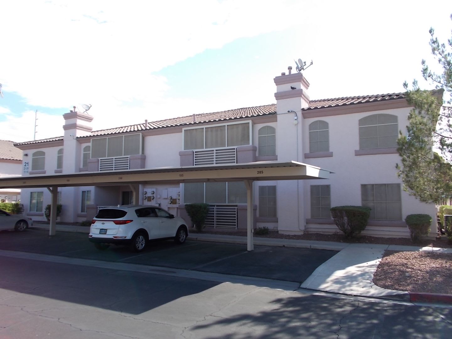 Charming 2 Bed / 2 Bath Condo with Fireplace &amp; Balcony – Prime Location! – photo 1 of 18