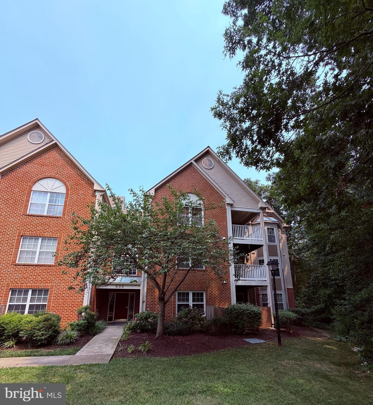 609 ADMIRAL DRIVE – photo 1 of 9