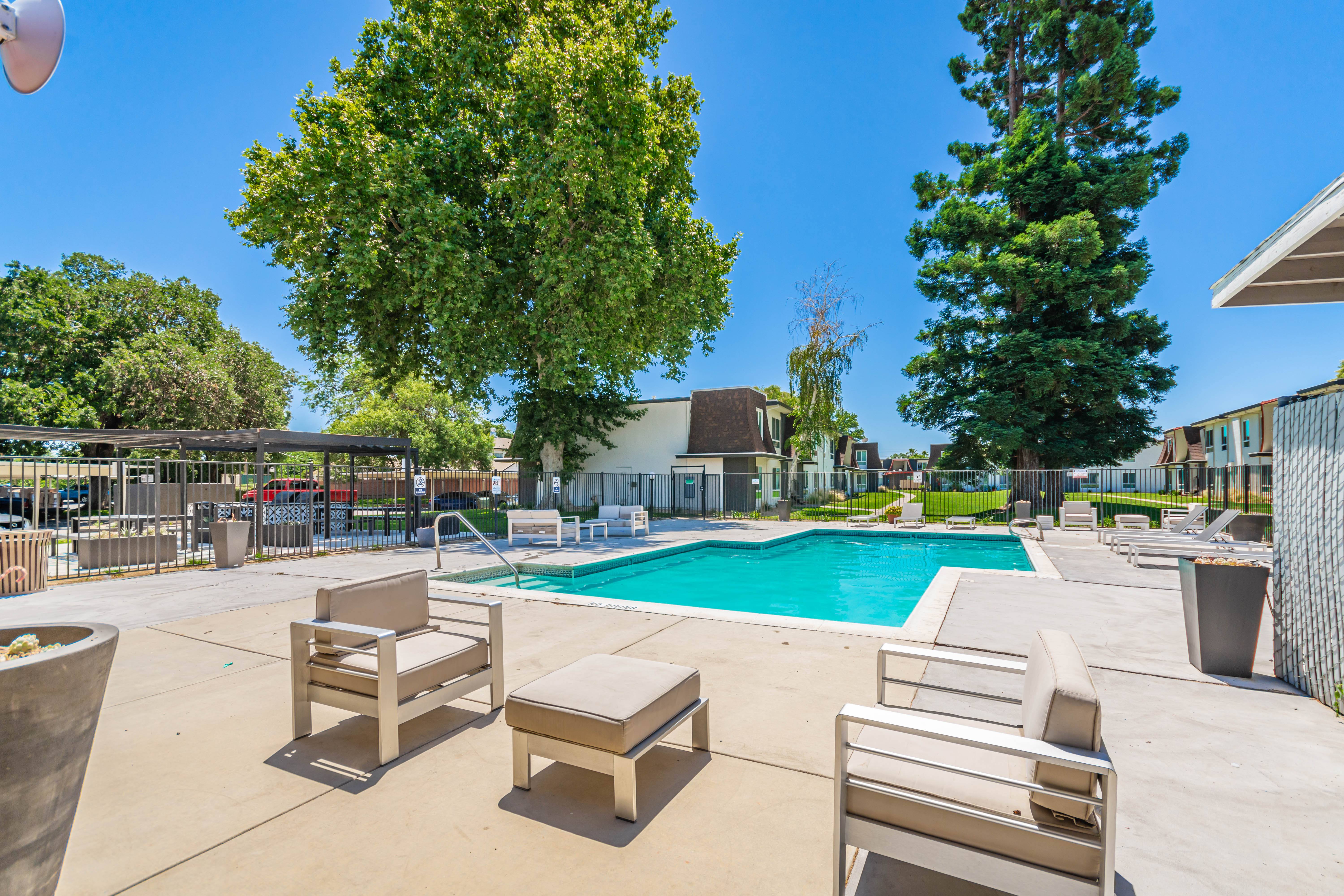 Grayson Apartments – photo 1 of 18