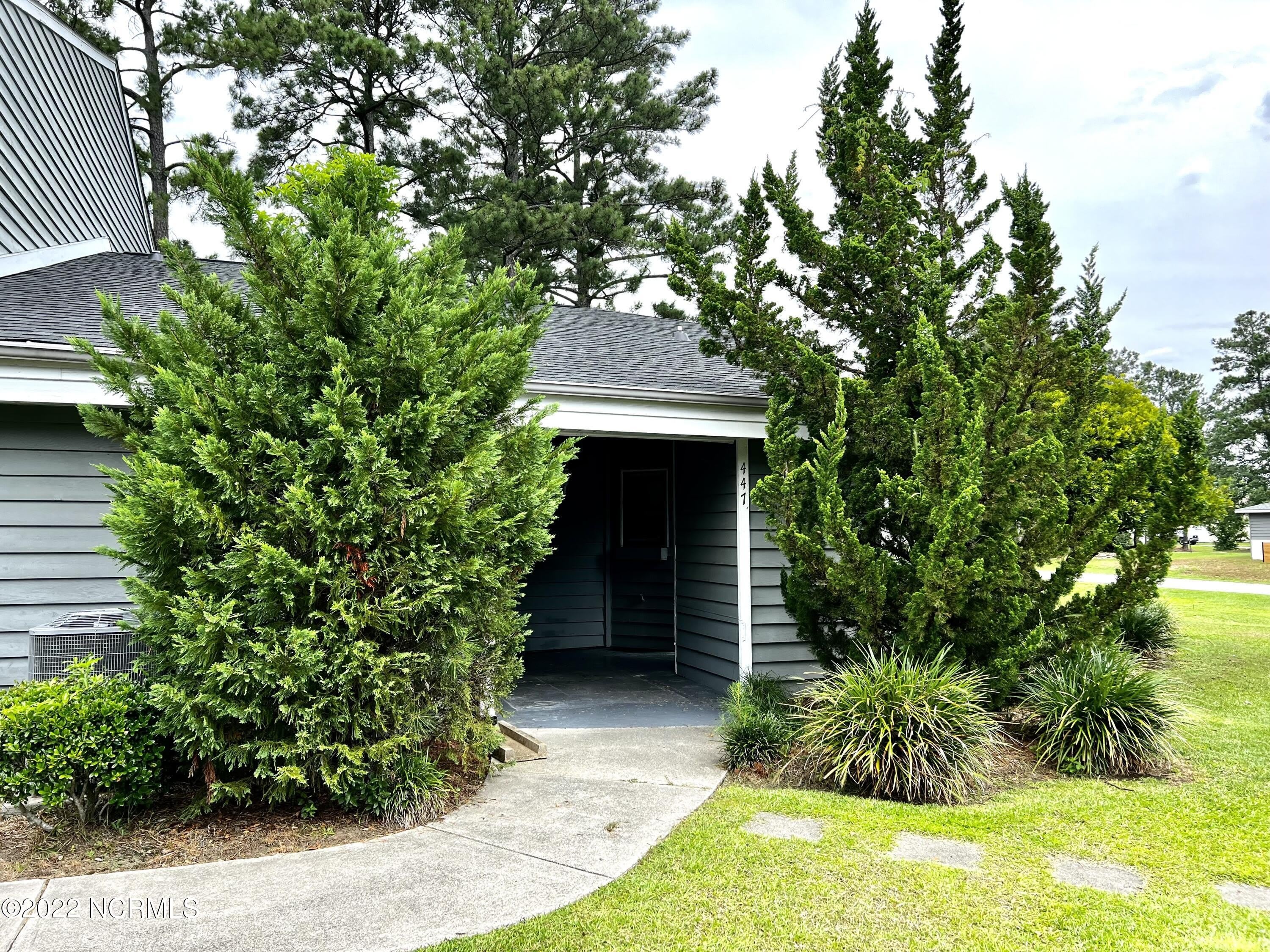 724 Azalea Drive – photo 1 of 9