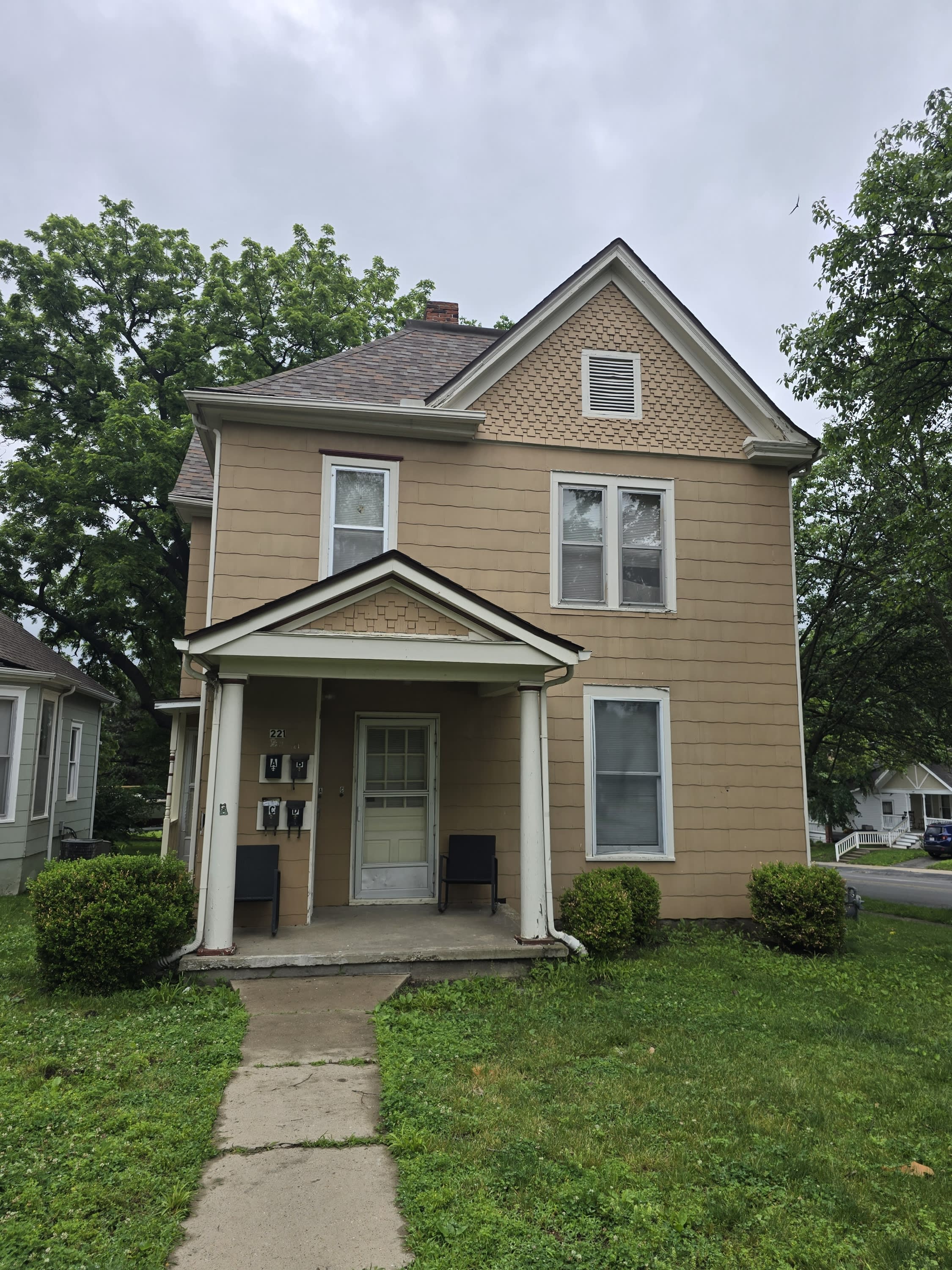 221 South Pleasant Street – photo 1 of 8