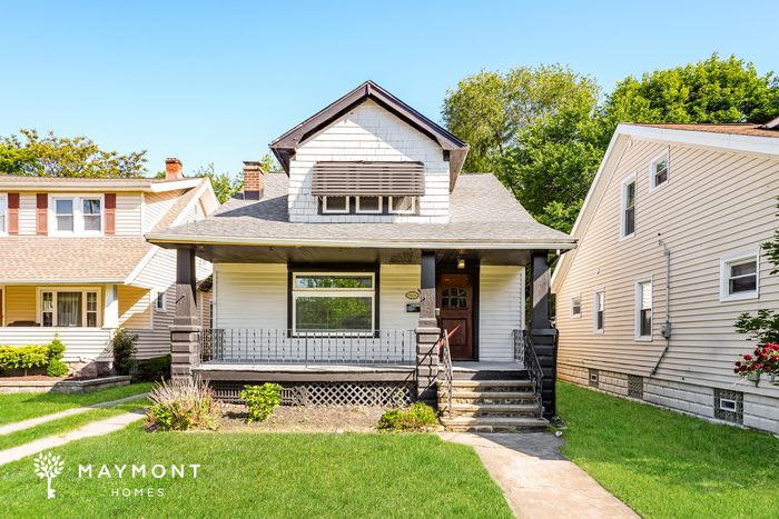 9509 Rosewood Avenue – photo 1