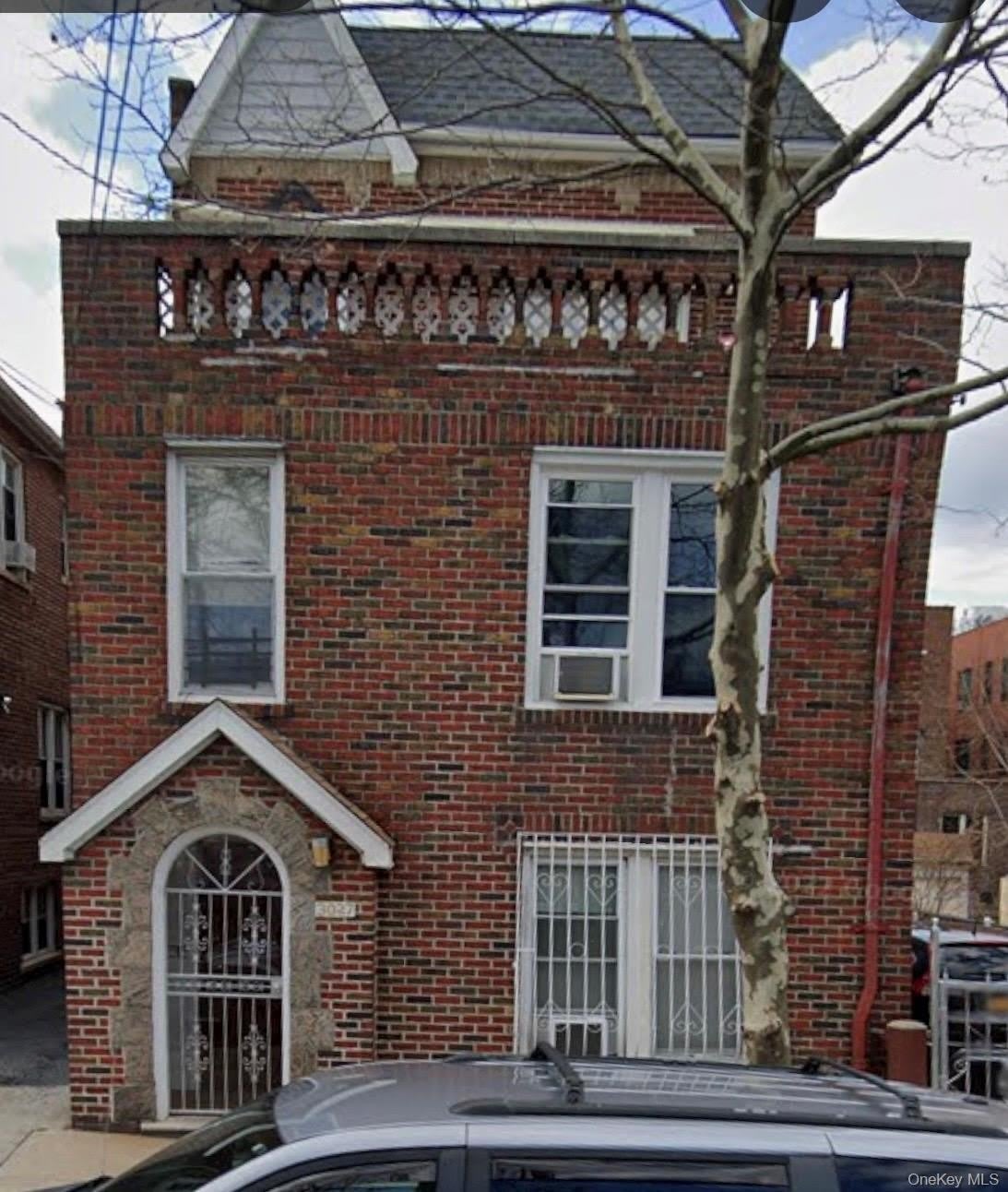 3027 Radcliffe Avenue Avenue – photo 1