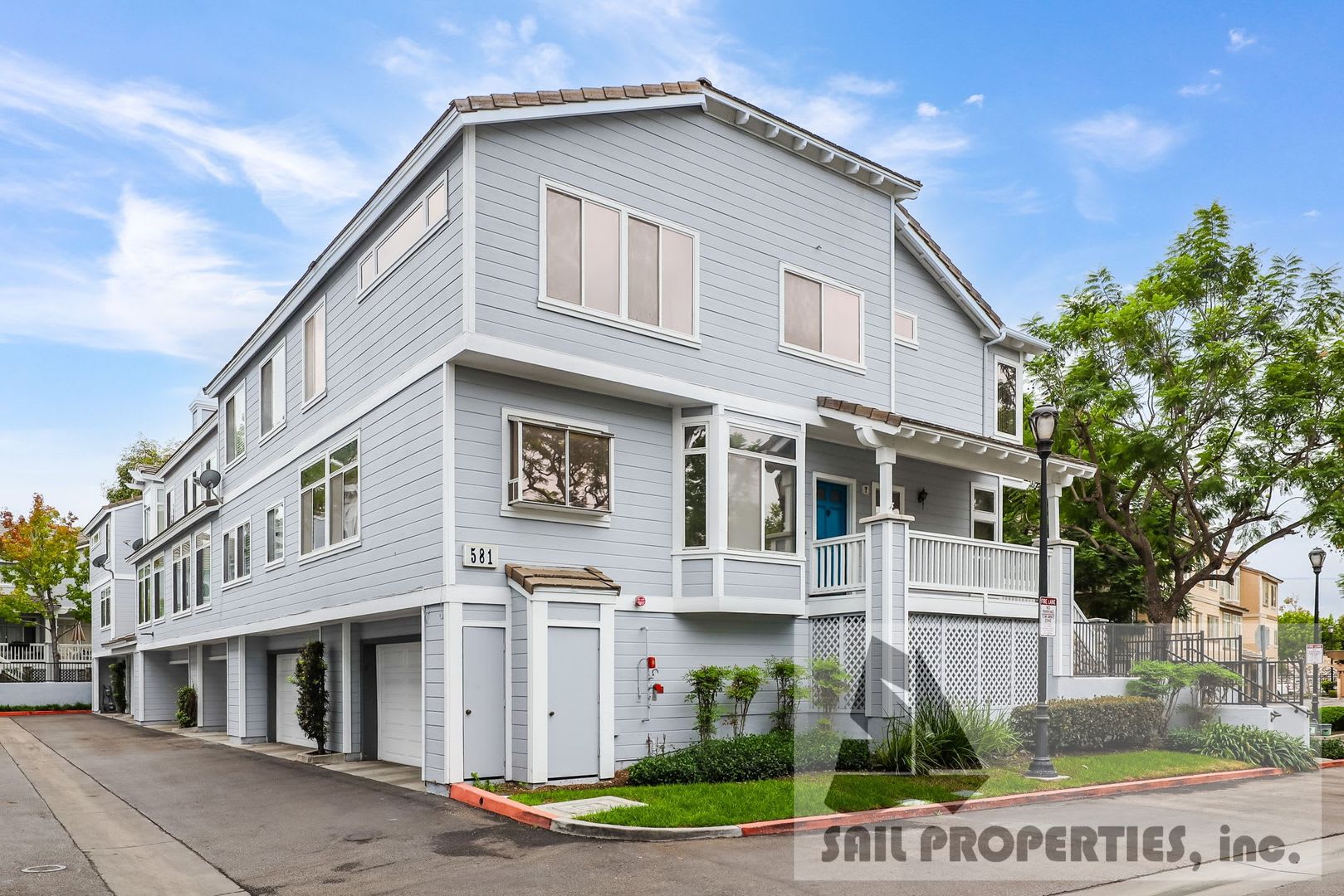 Gorgeous Updated Townhouse In Orange – photo 1 of 294