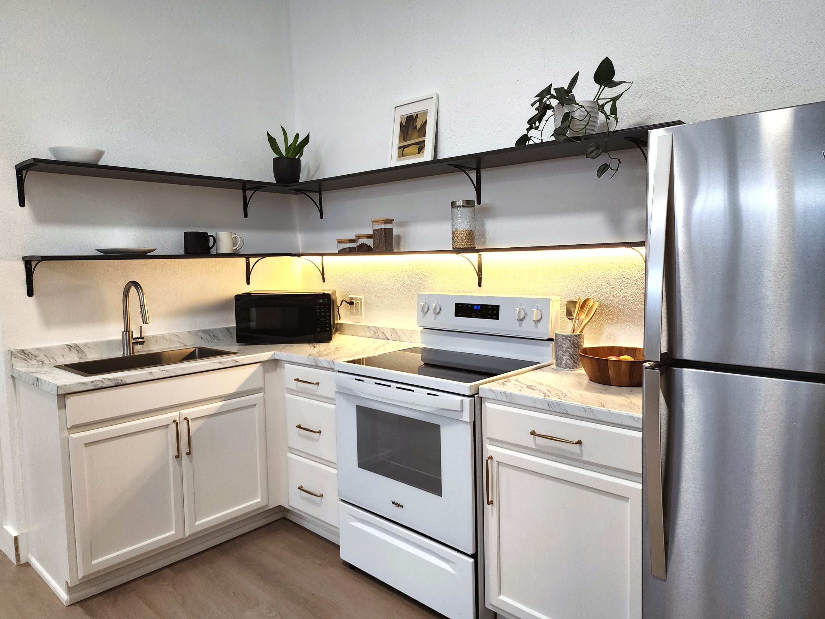 490 E Stanford Street – photo 1 of 7