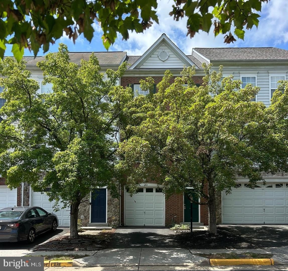 42540 MAGELLAN – photo 1 of 38