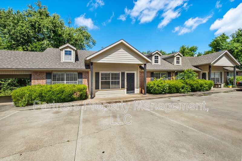 1128 West Hendrix Street – photo 1