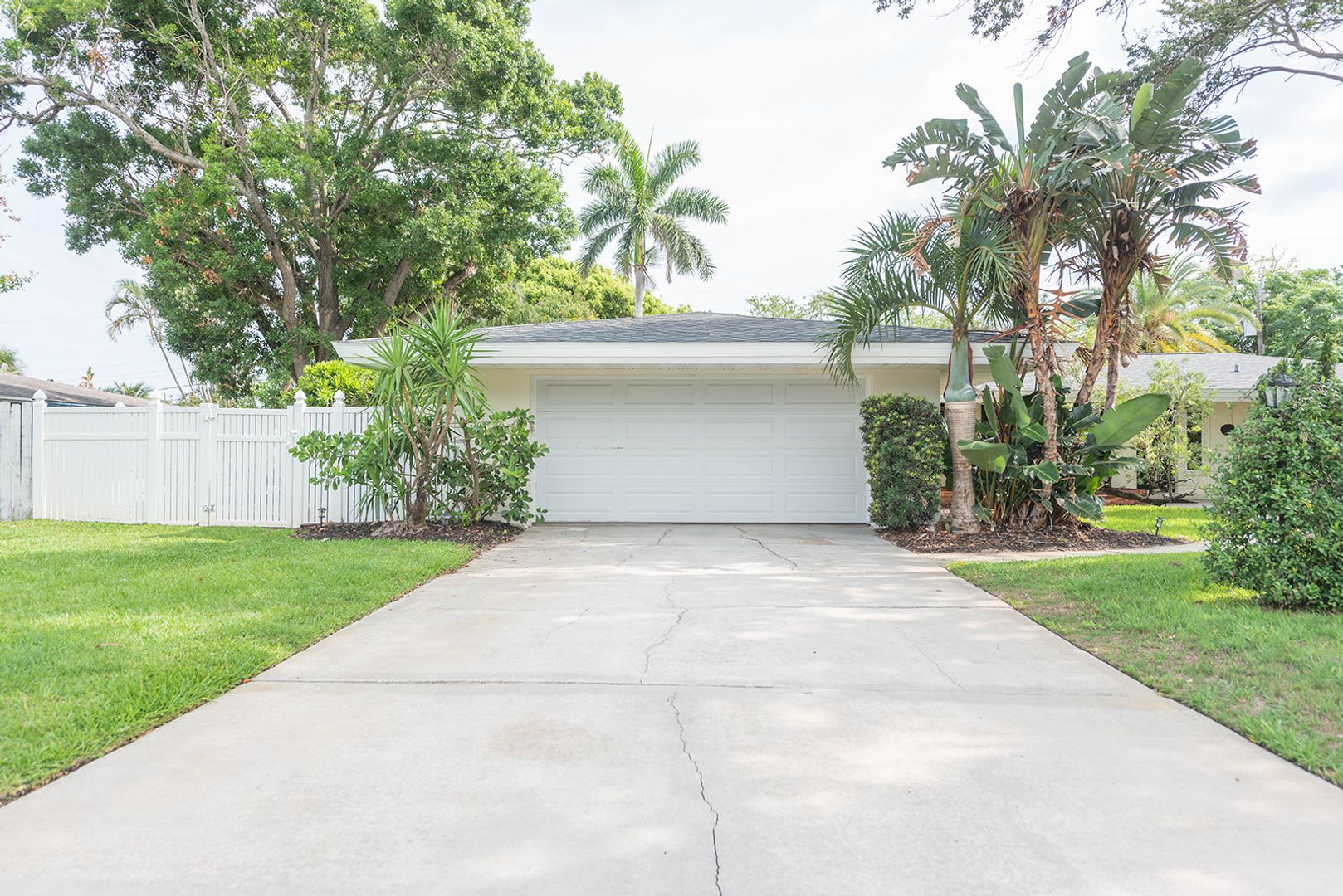 508 Poinsetta Rd – photo 1 of 42