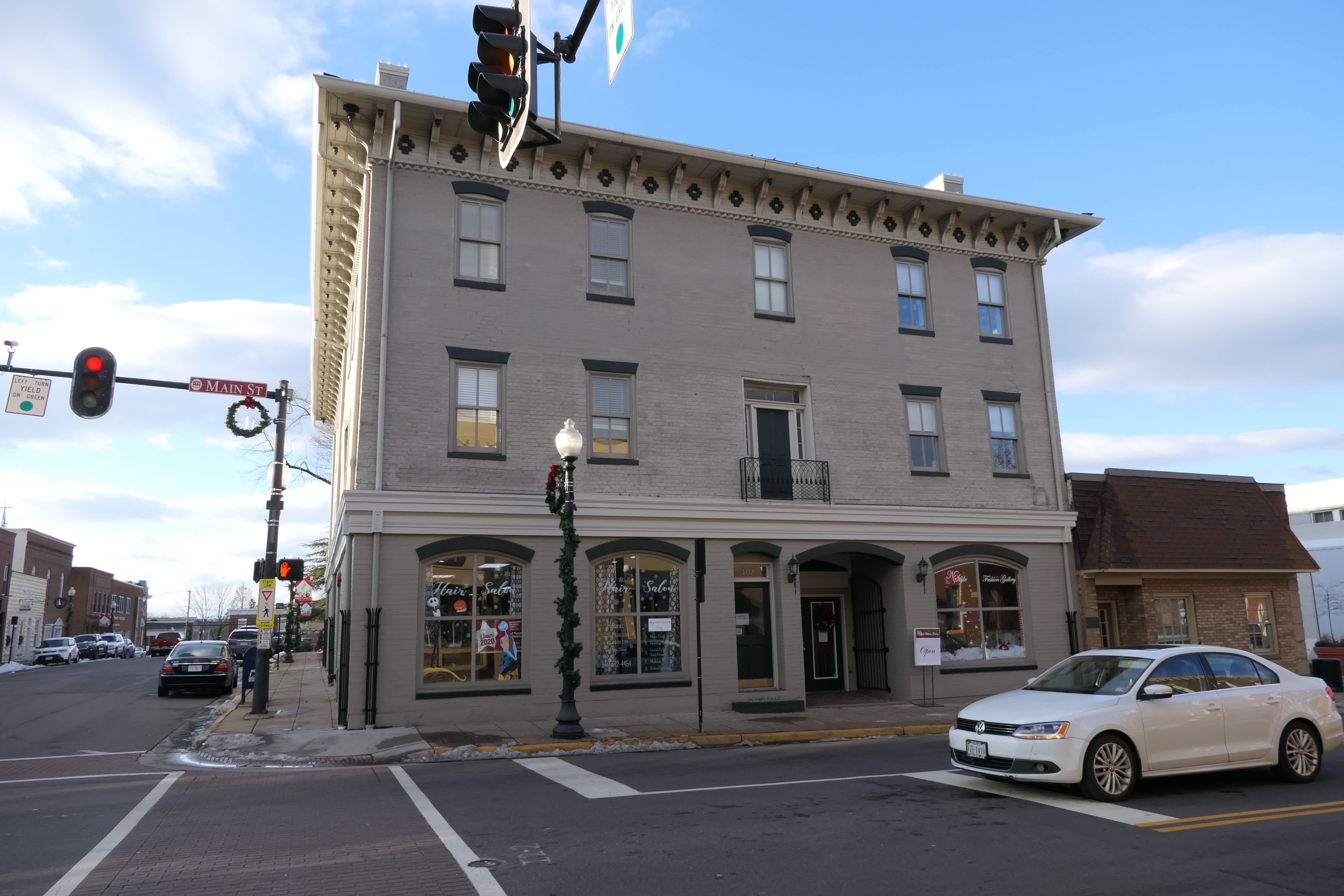 102 N Main St Ste 302 – photo 1 of 43