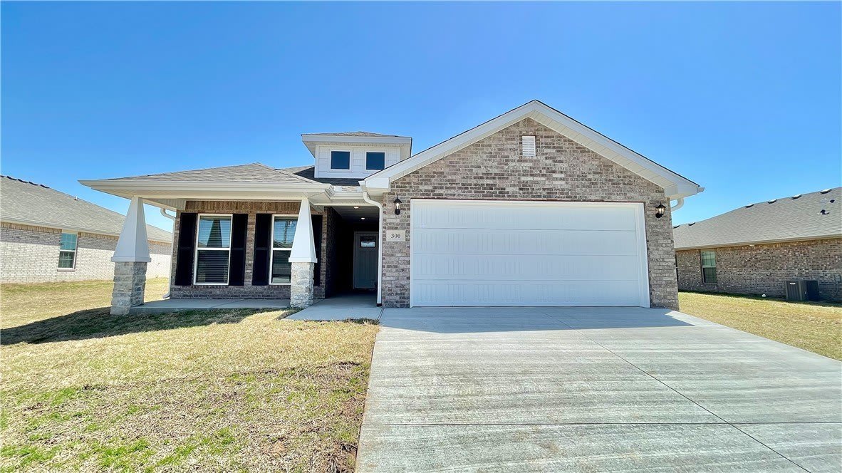 300 Oak Avenue – photo 1