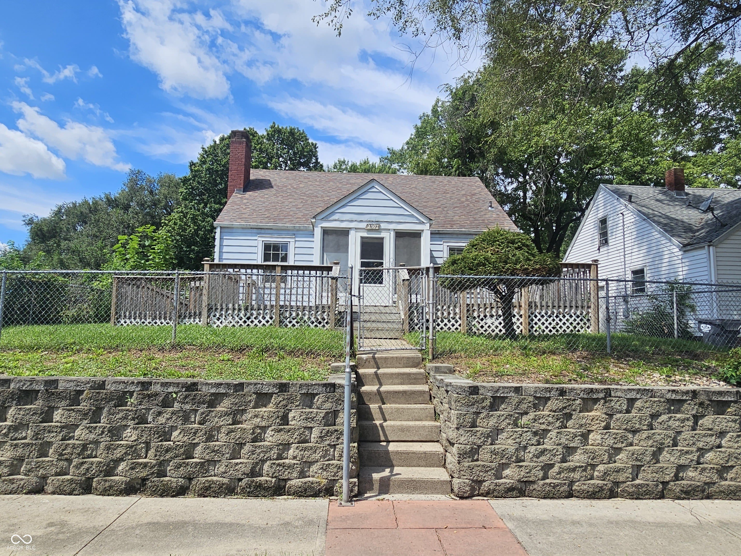 2307 Arrow Avenue – photo 1