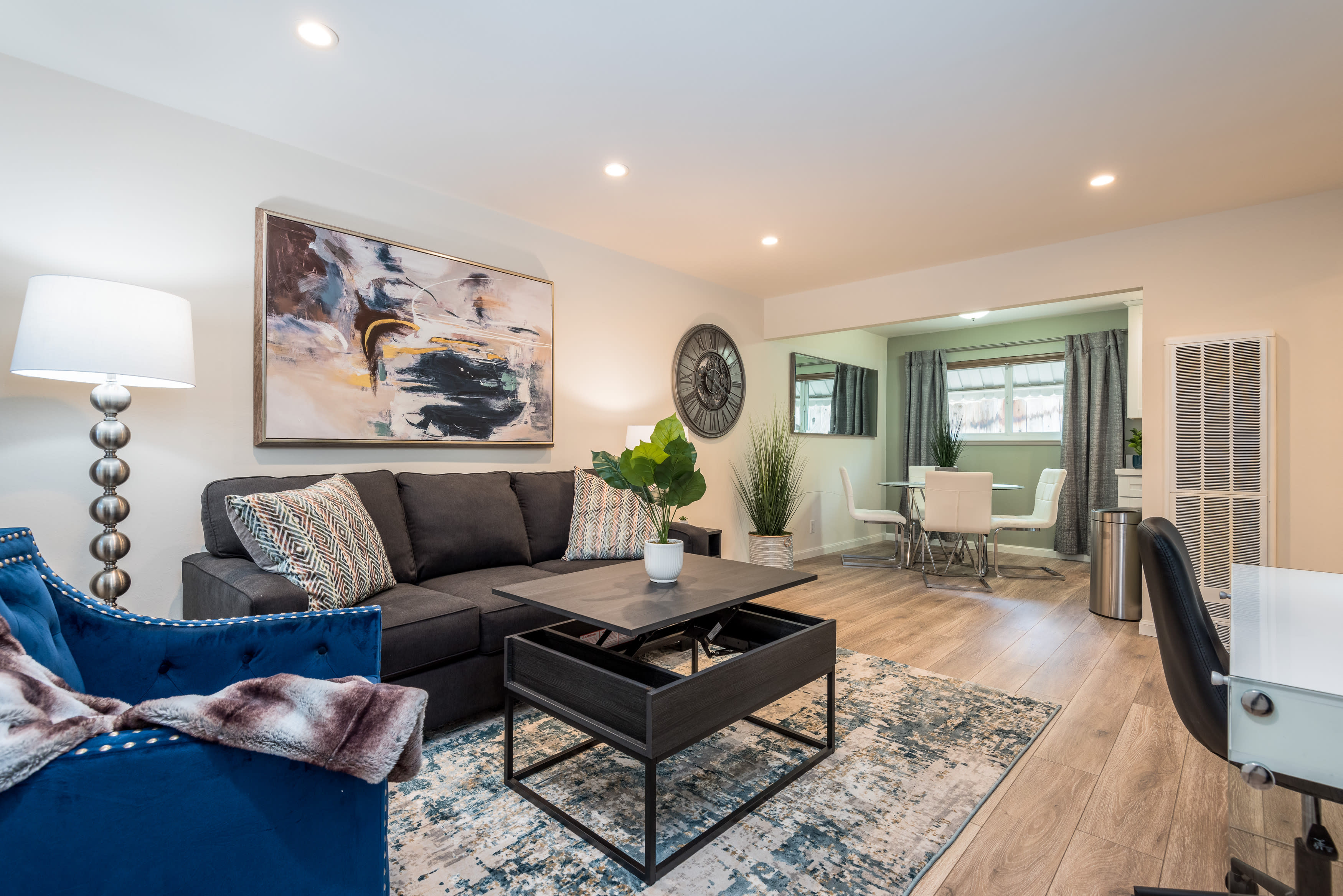 225 Vera Avenue – photo 1 of 315