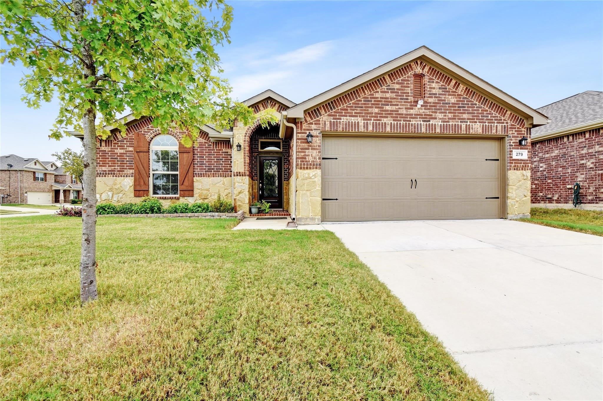 279 Oxford Drive – photo 1 of 85