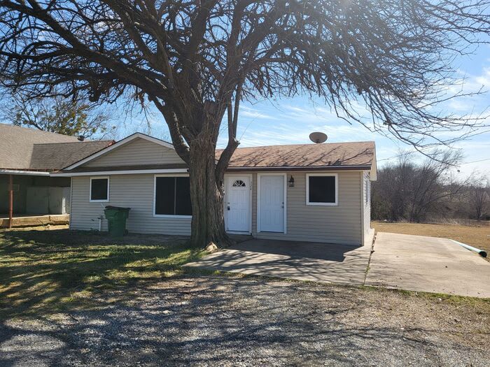 324 West Young Street – photo 1 of 18