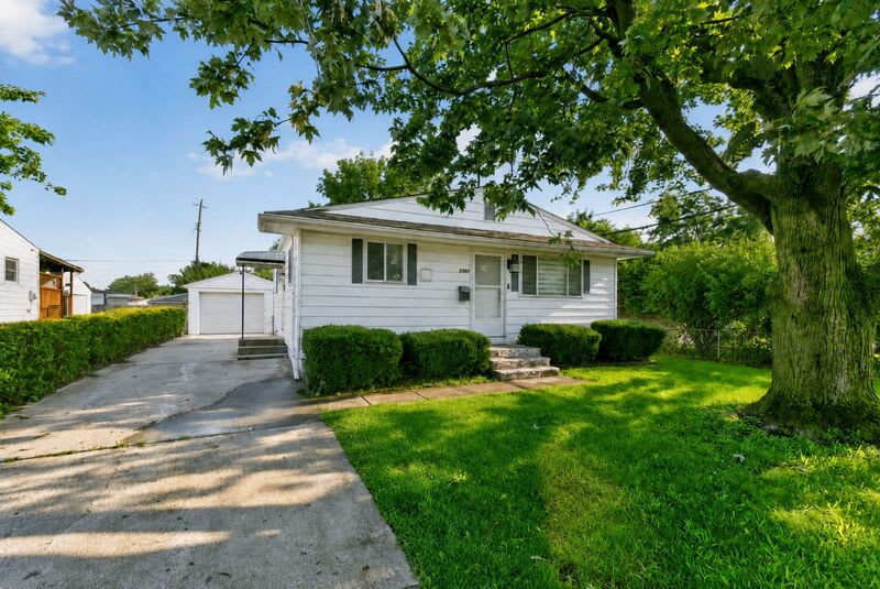 2956 Valleyview Dr – photo 1 of 17
