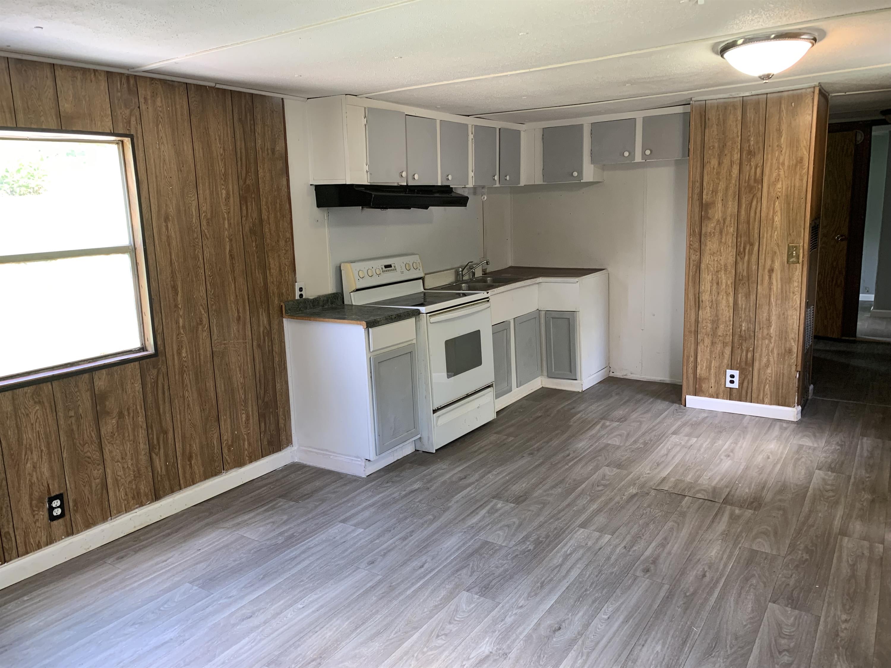 6692 Skyview drive – photo 1 of 4
