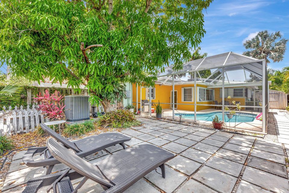 1246 Johnson Street – photo 1