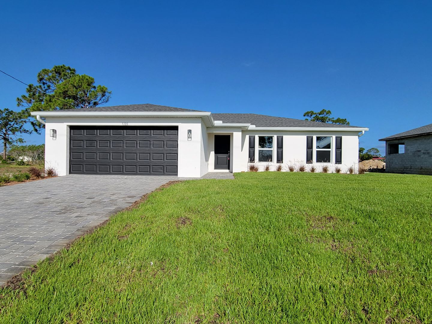 Charming & Modern 4 Bed 2 Bath with Screened Lanai – photo 1