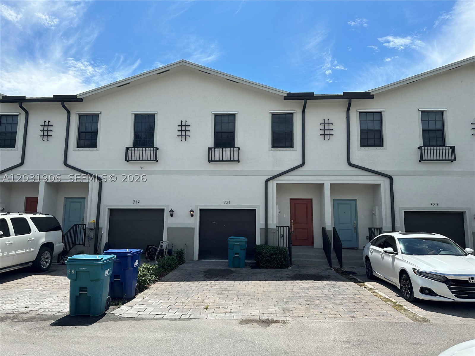 721 SW 11th St – photo 1 of 13