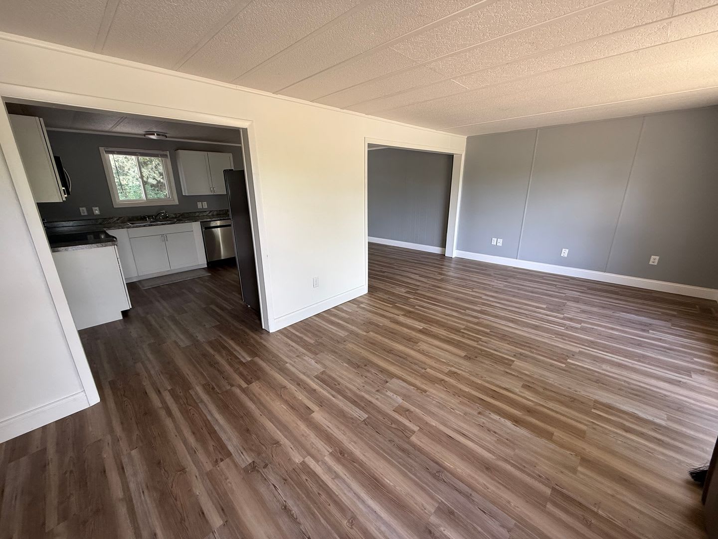 Three Bedroom, Two Bathroom Duplex Apartment – photo 1 of 11