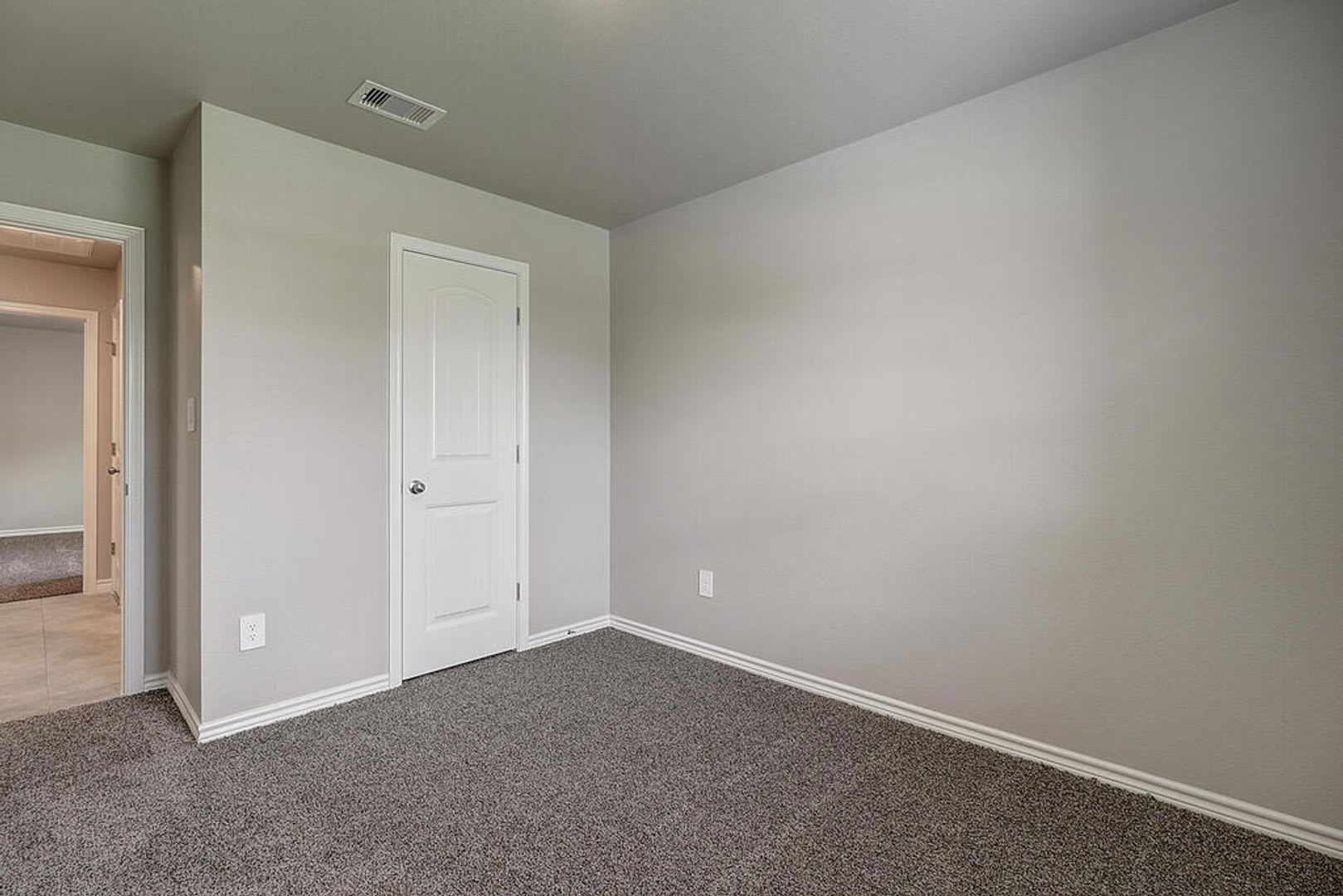1269 Carnaby – photo 1 of 45