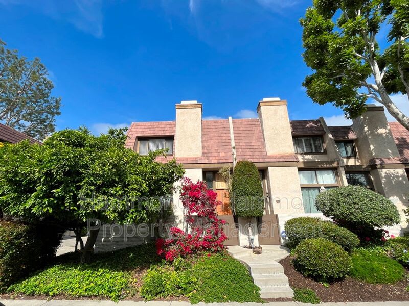 9000 Vanalden Ave. – photo 1