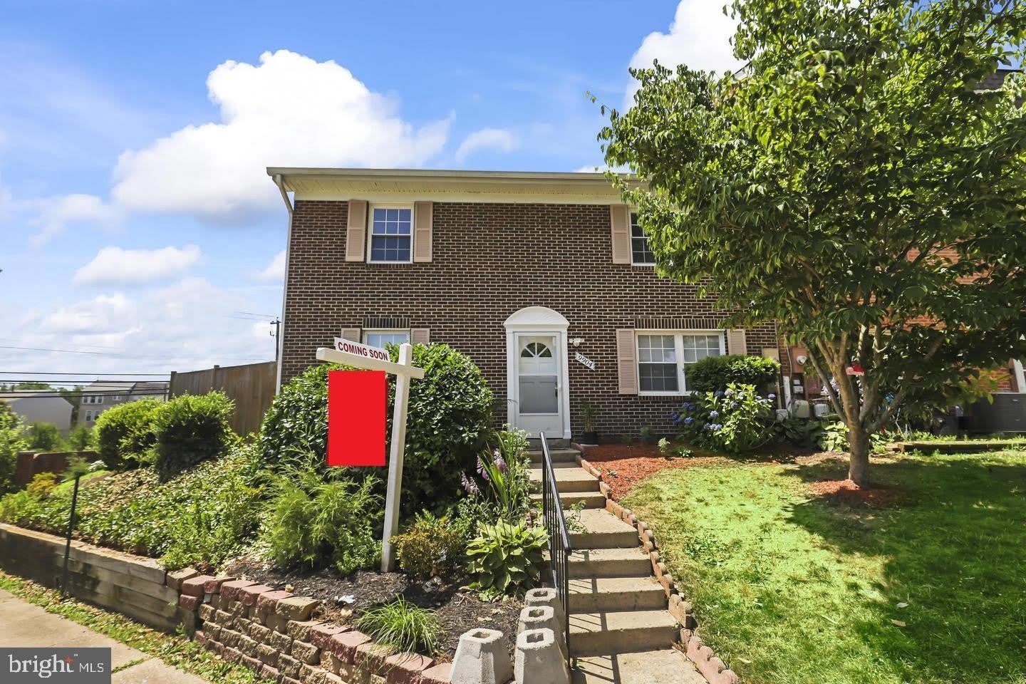 9904 HAGEL Circle – photo 1 of 32