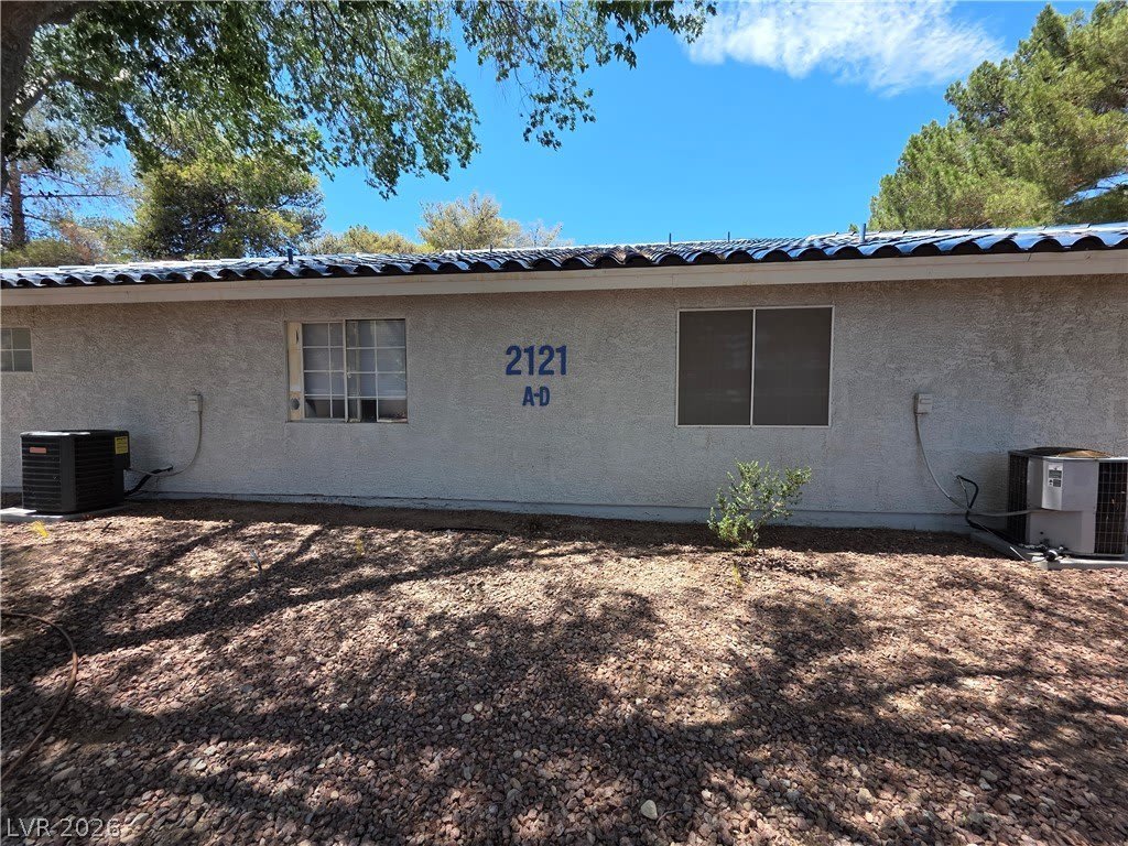 2121 Chertsey Drive – photo 1