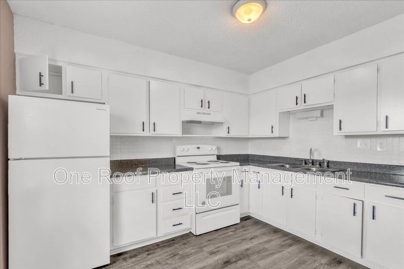 701 Linwood Dr – photo 1 of 20