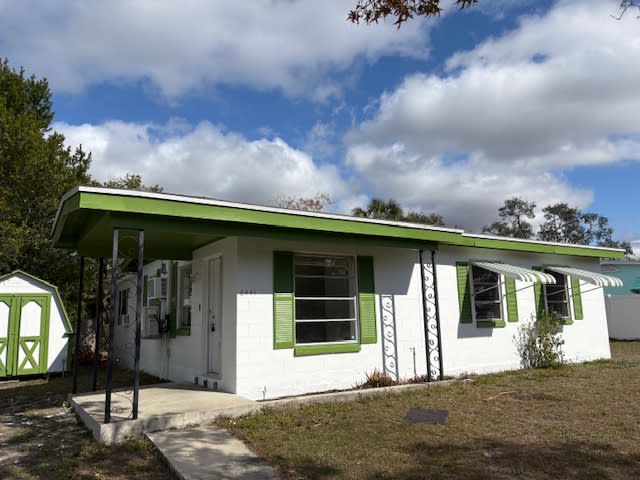 6441 Holiday Dr – photo 1