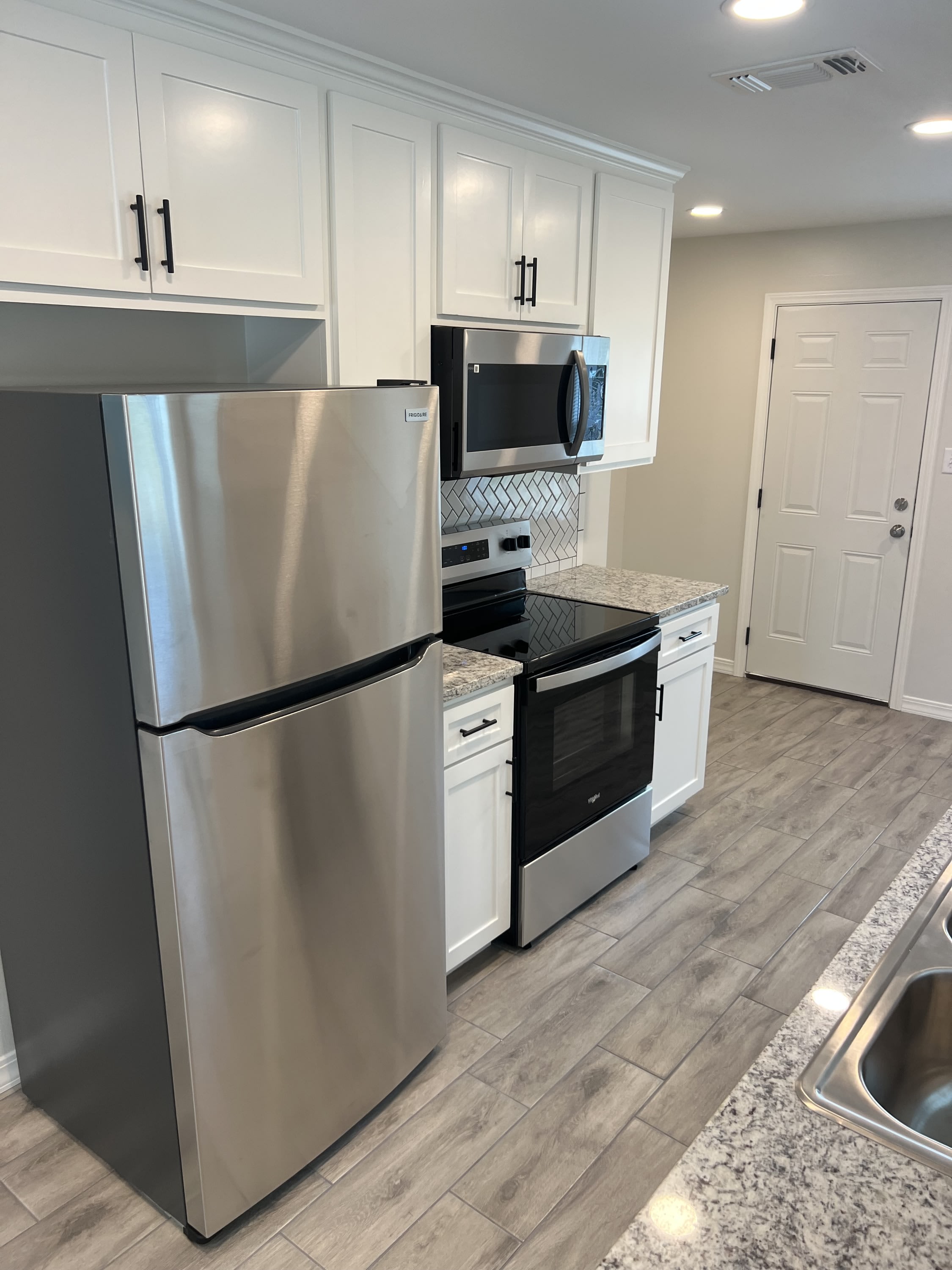 2515 Kavanaugh Road 11 – photo 1 of 73
