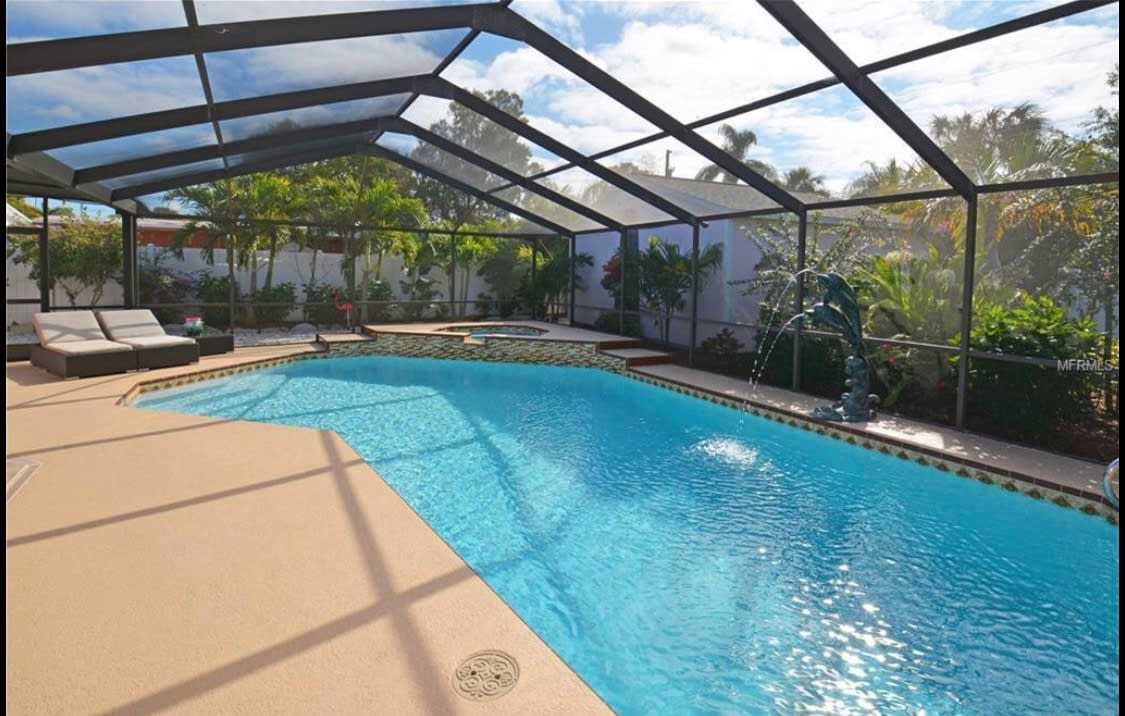 7020 Mango Avenue South – photo 1