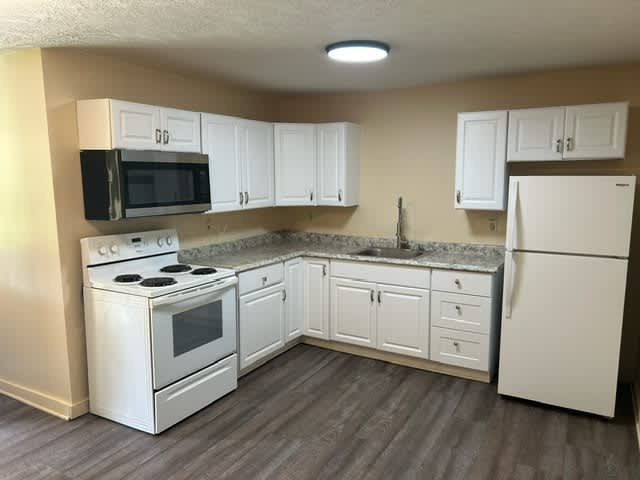 5520 Summit Ave – photo 1 of 9