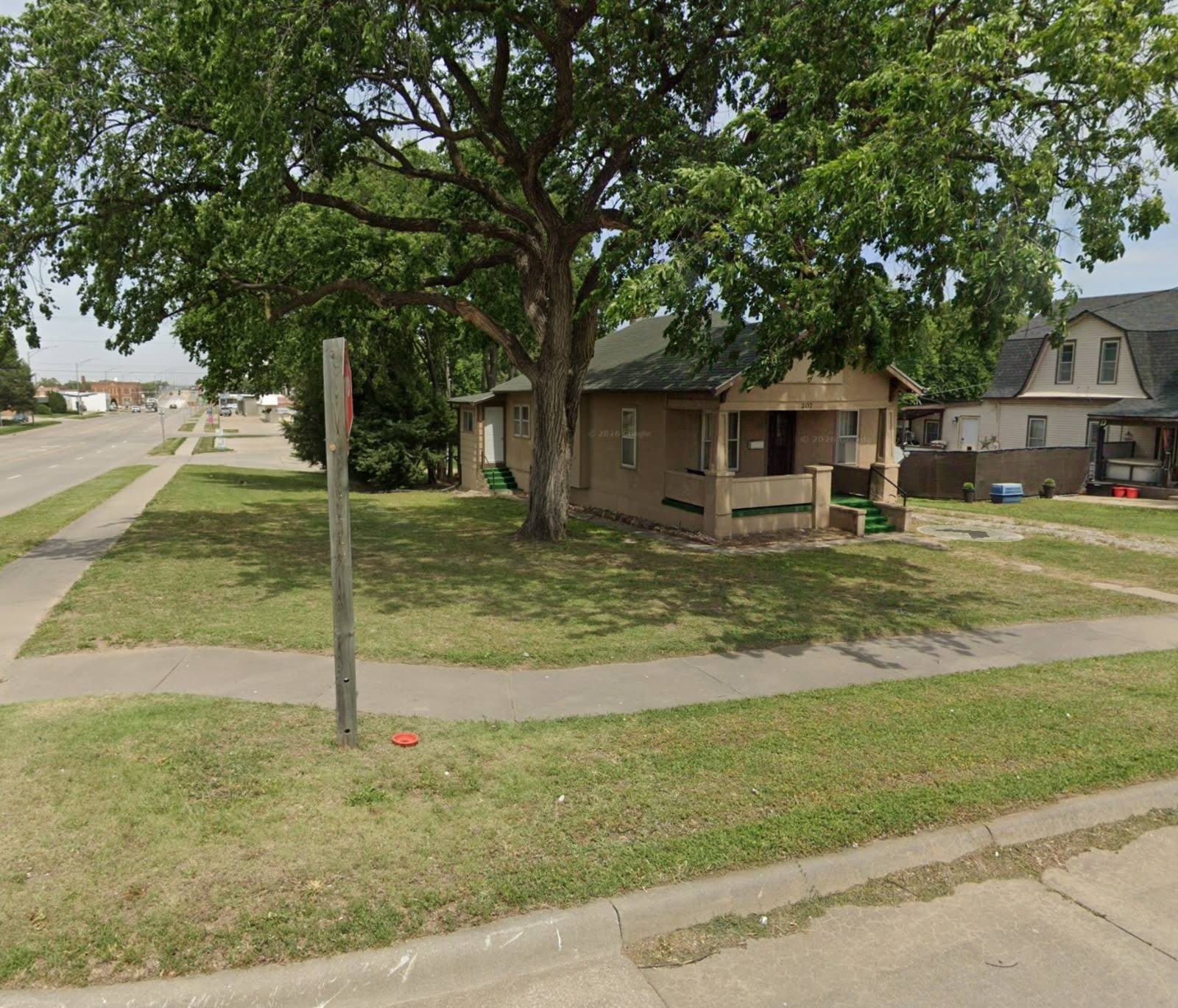 207 E 9Th