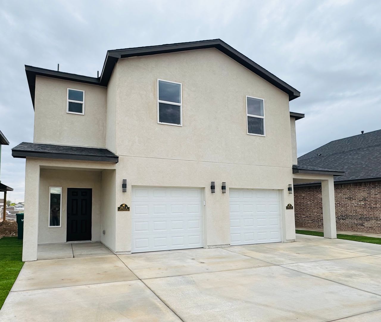 2818 N. Platino Dr – photo 1 of 8