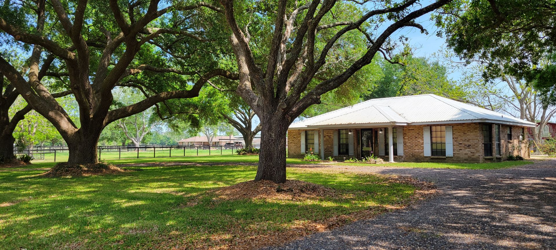 Home on 1 acre – photo 1