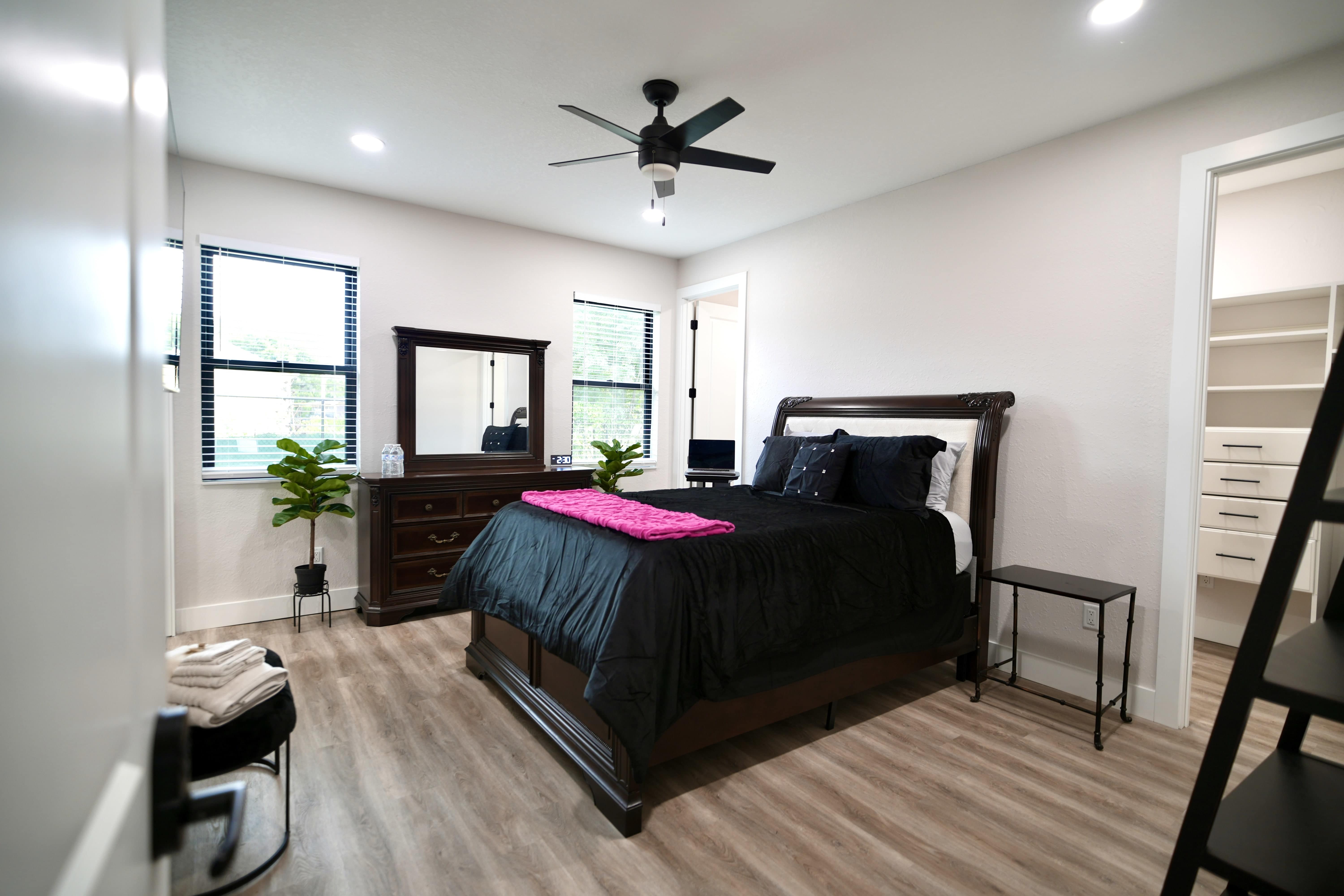 550 Battle Avenue – photo 1 of 40
