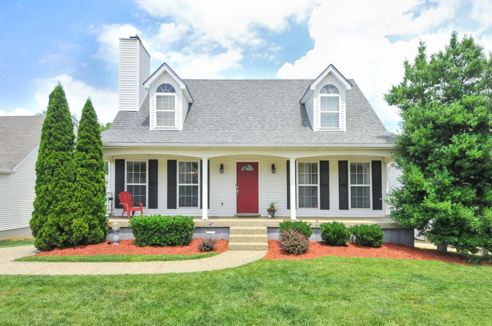 1.5 story, 3 bedroom Silver Creek home with walk-out basement and 2-car garage – photo 1