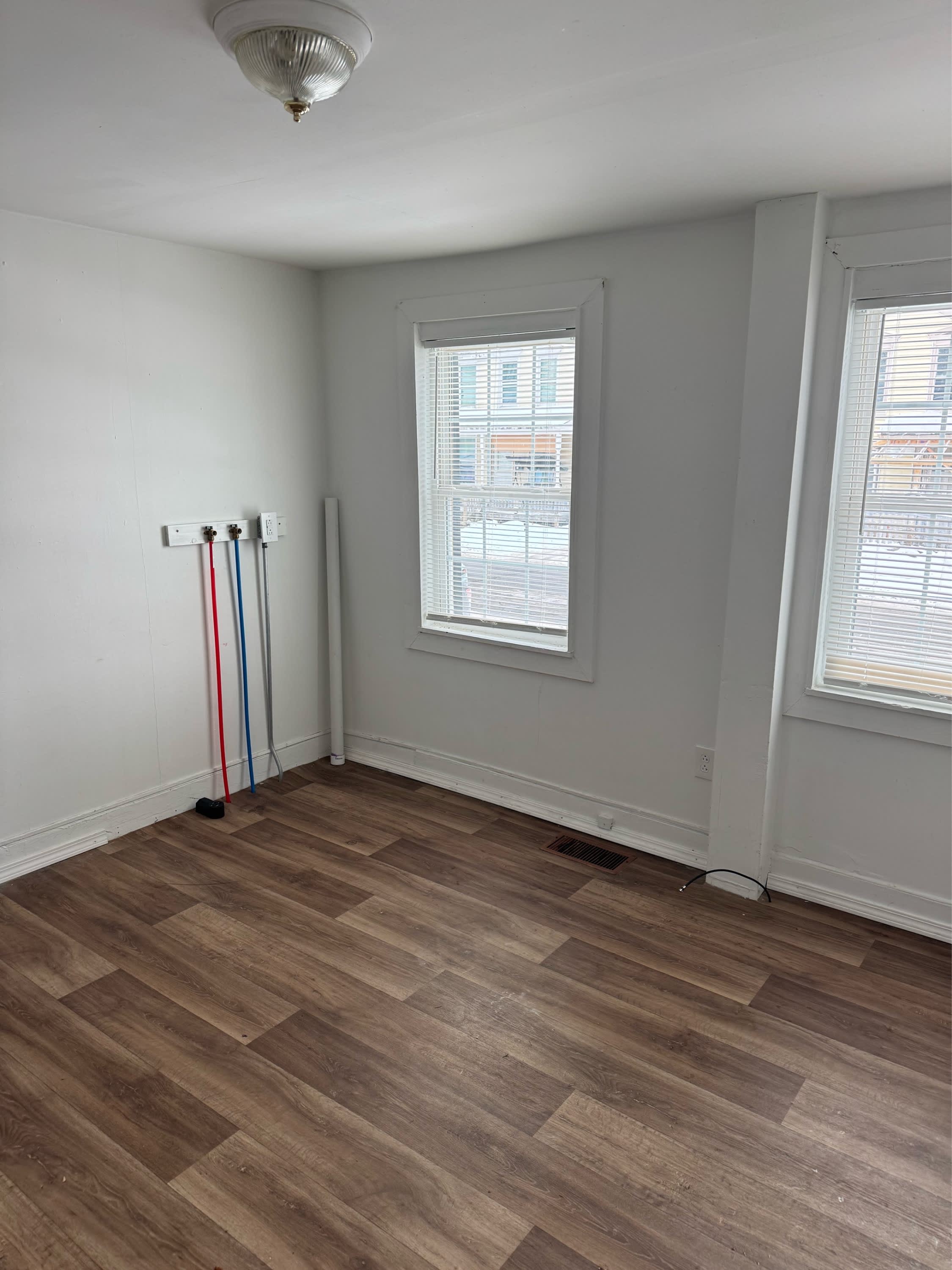 1124 Dudley Avenue – photo 1 of 6