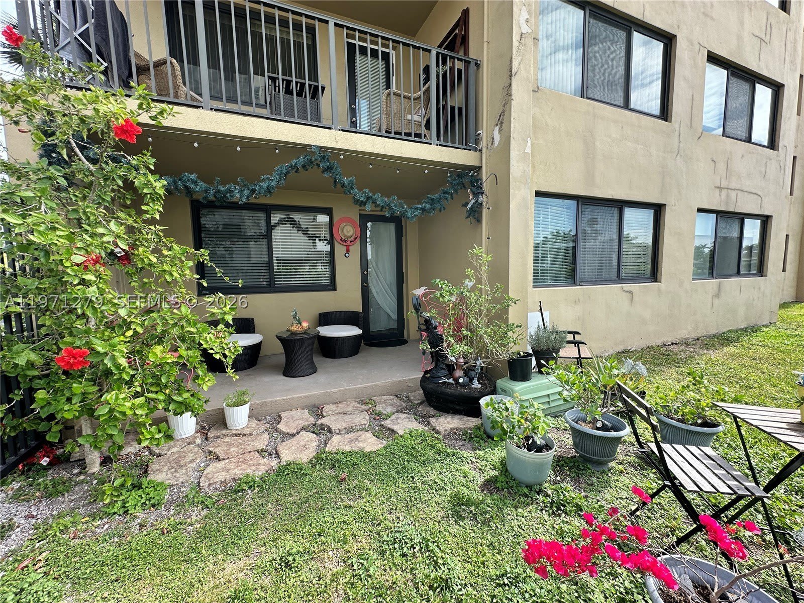 301 Golden Isles Dr – photo 1