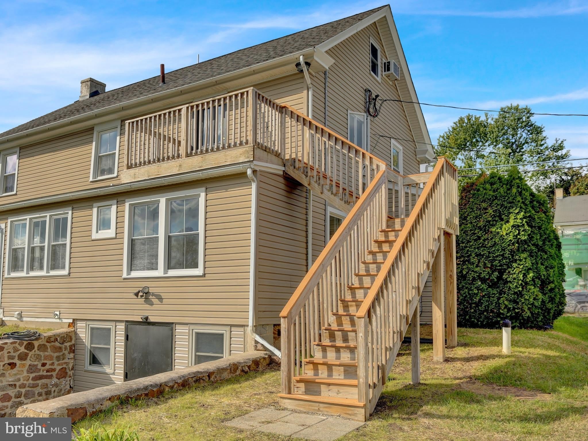 3208 MAIN Street – photo 1 of 19