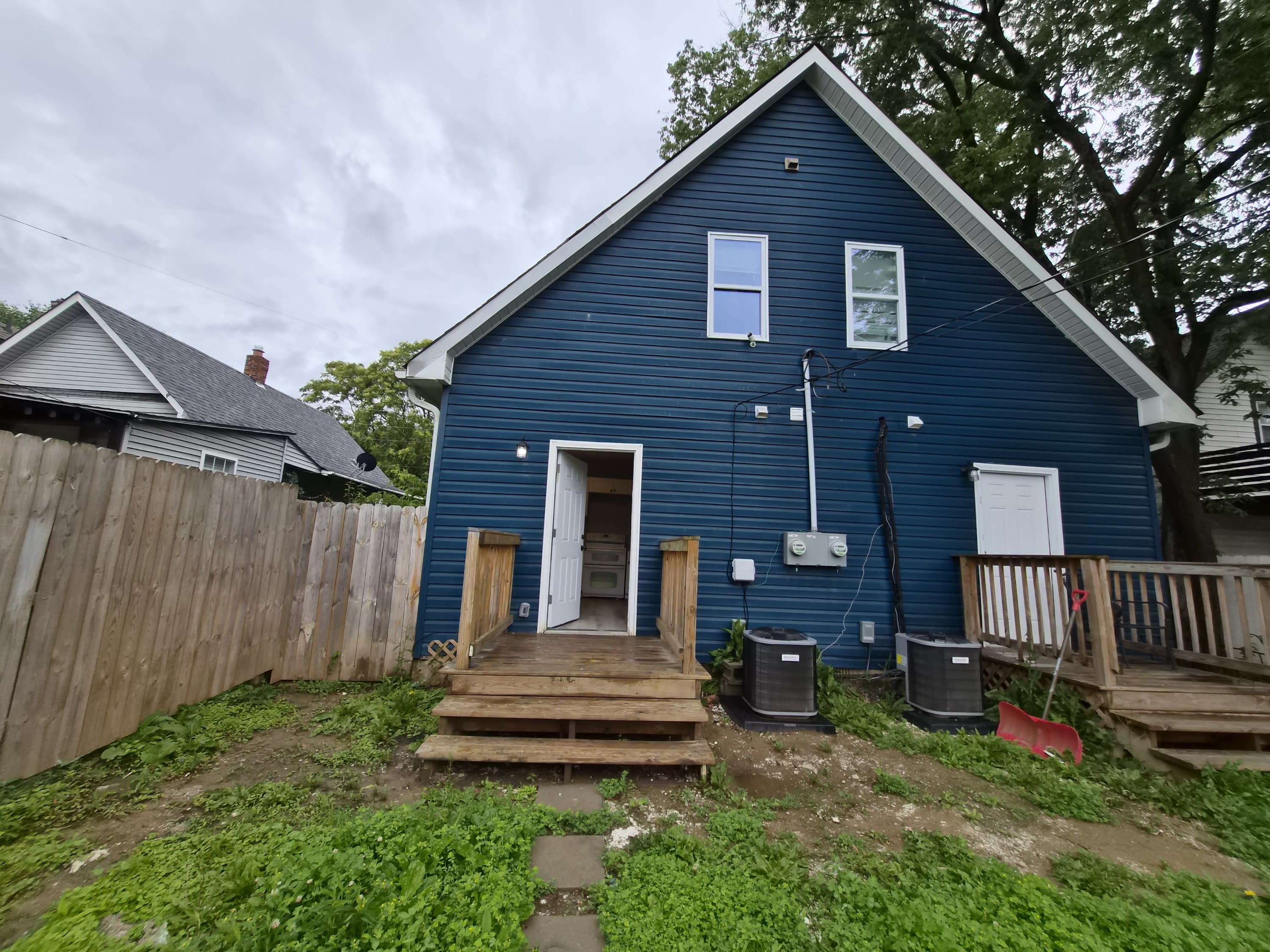 33 North Sherman Drive – photo 1