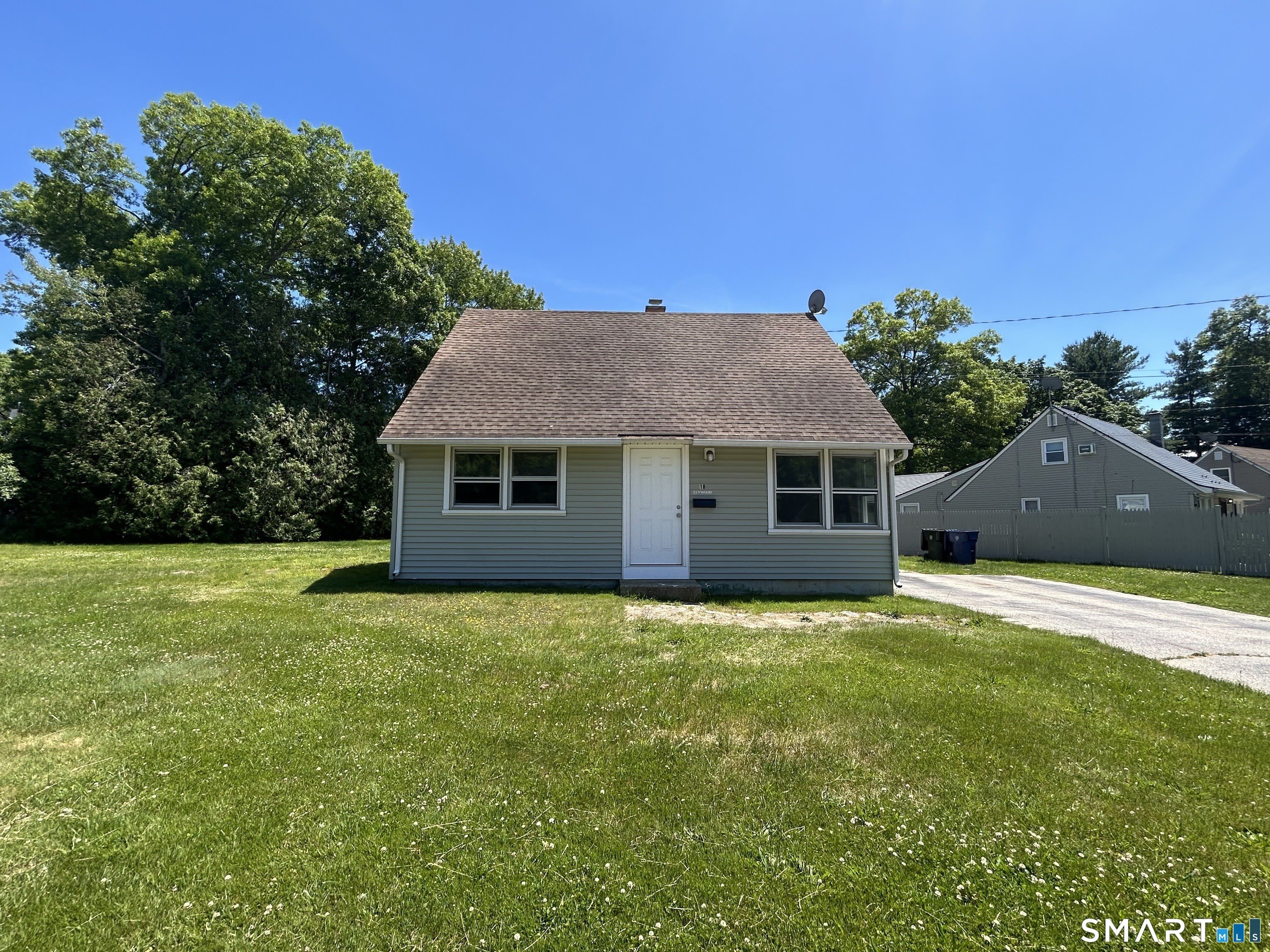 18 Lynwood Drive – photo 1 of 13