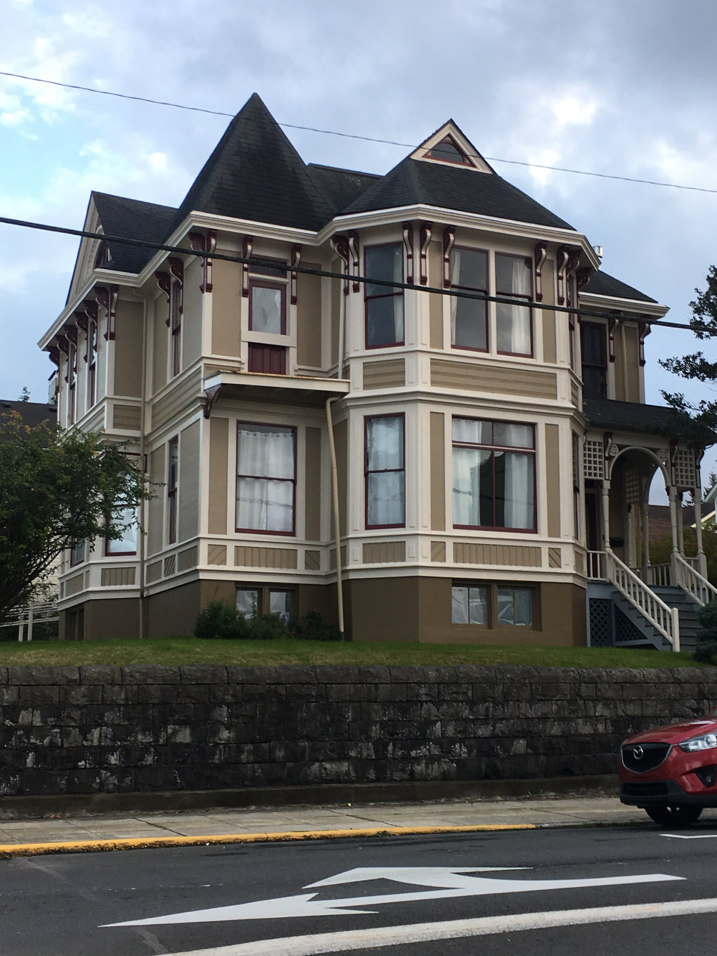 1585 Exchange St – photo 1 of 10