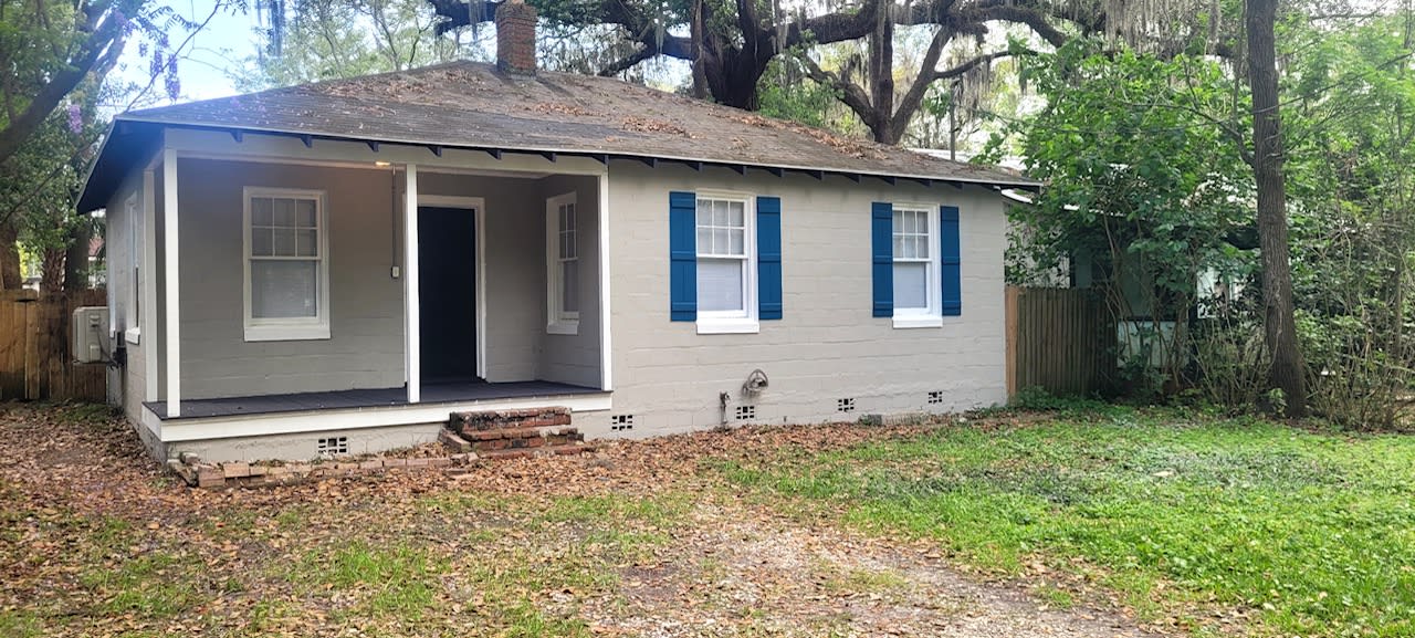 3032 Myra St – photo 1